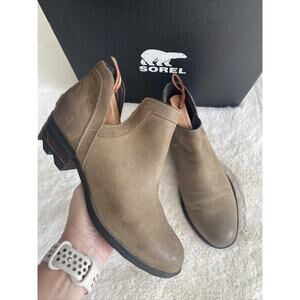 Sorel Lolla Boots Women Size 7 Cut Out Ash Brown Suede Ankle Booties Waterproof